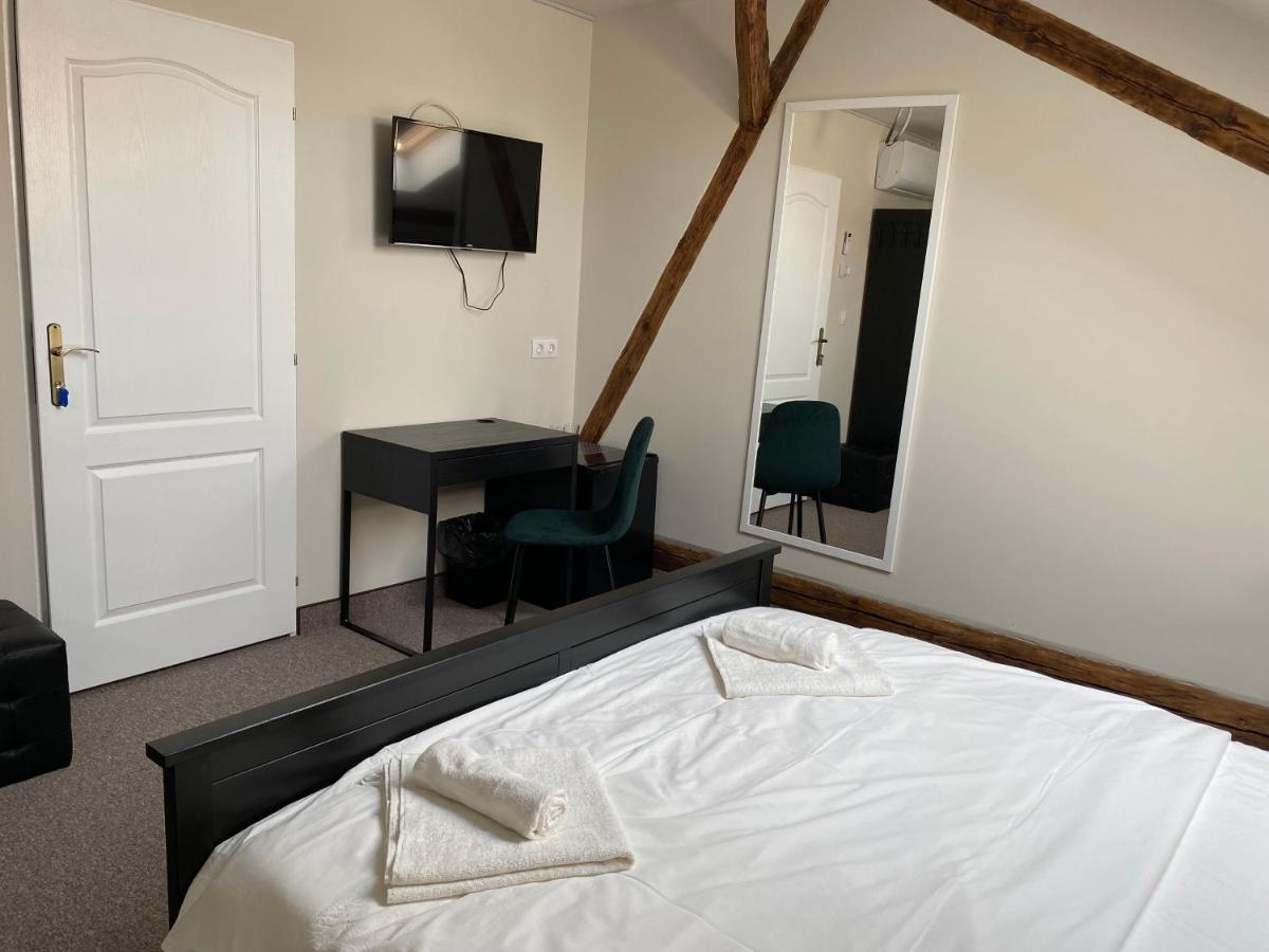 Boutique Rooms With Parking 拉迪亚 外观 照片