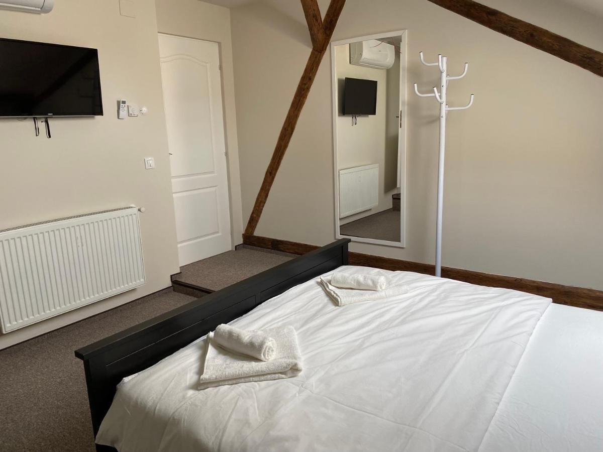 Boutique Rooms With Parking 拉迪亚 外观 照片