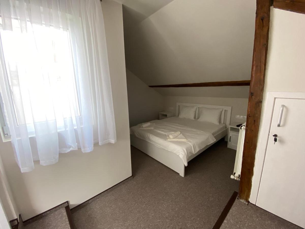 Boutique Rooms With Parking 拉迪亚 外观 照片