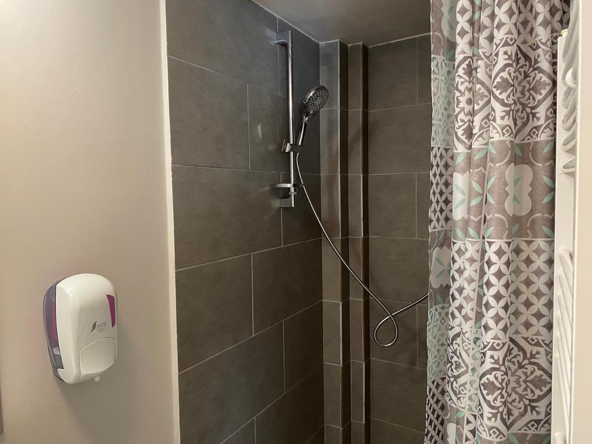 Boutique Rooms With Parking 拉迪亚 外观 照片
