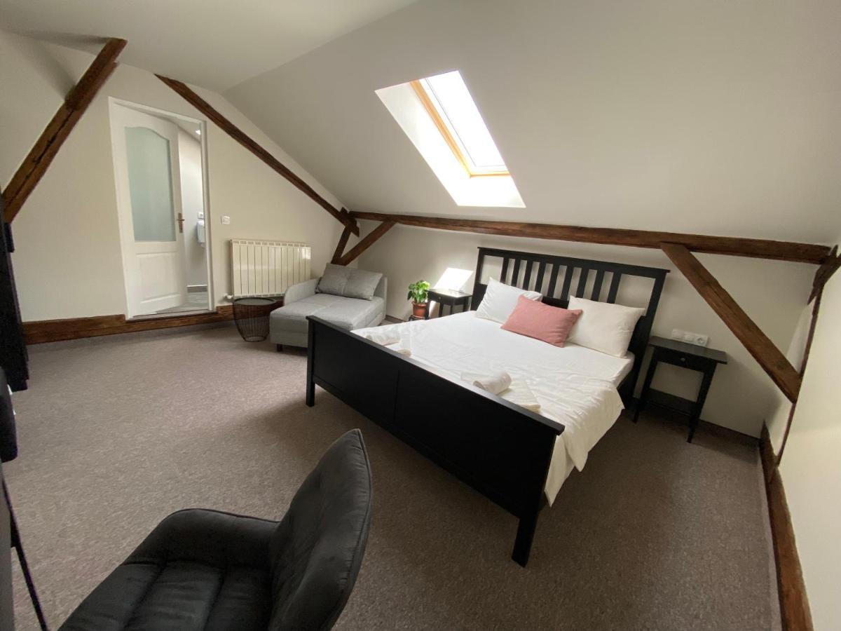 Boutique Rooms With Parking 拉迪亚 外观 照片