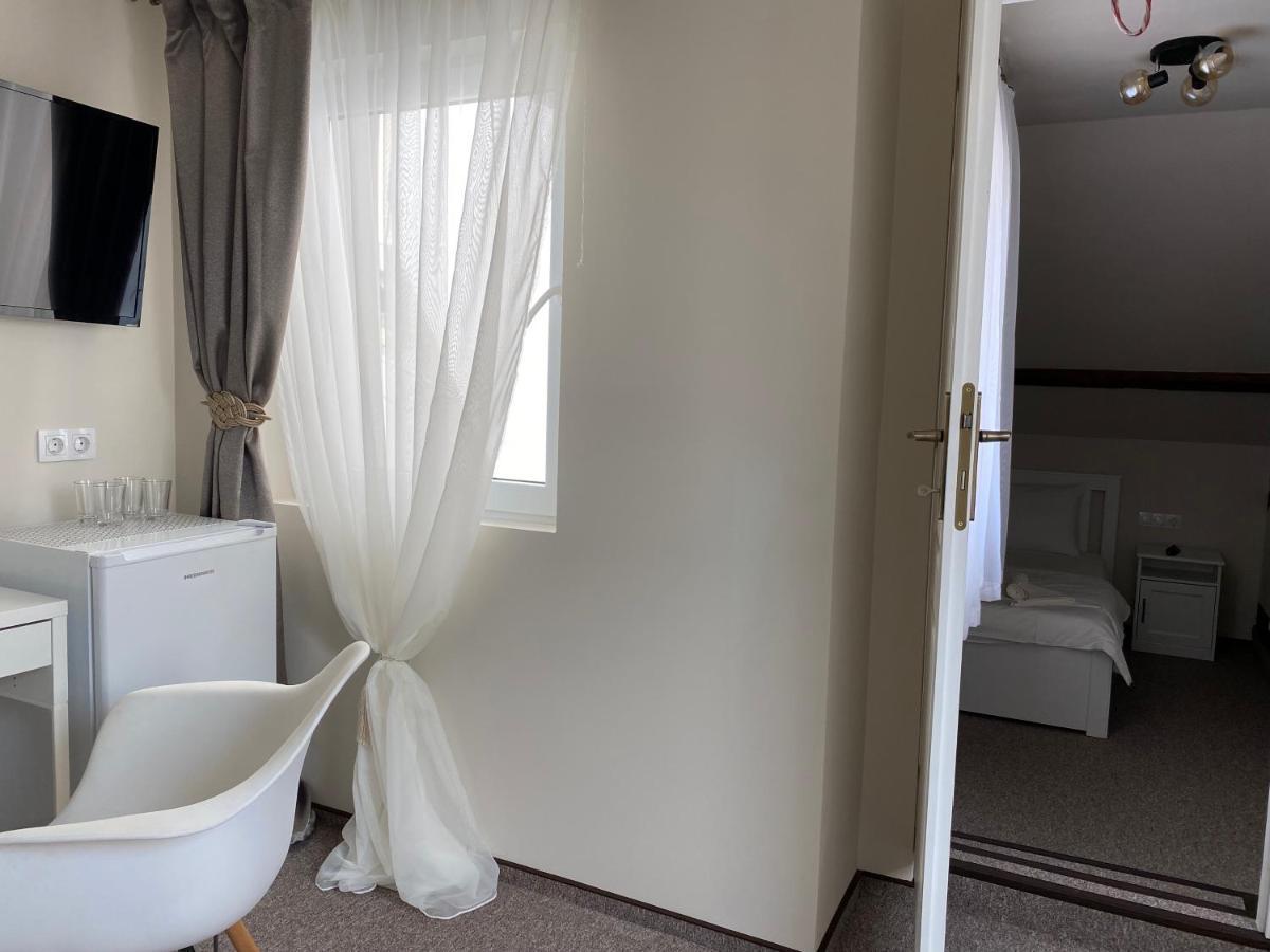 Boutique Rooms With Parking 拉迪亚 外观 照片