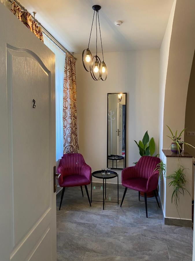 Boutique Rooms With Parking 拉迪亚 外观 照片