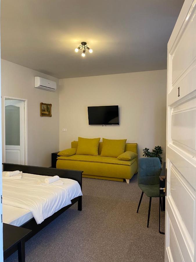 Boutique Rooms With Parking 拉迪亚 外观 照片
