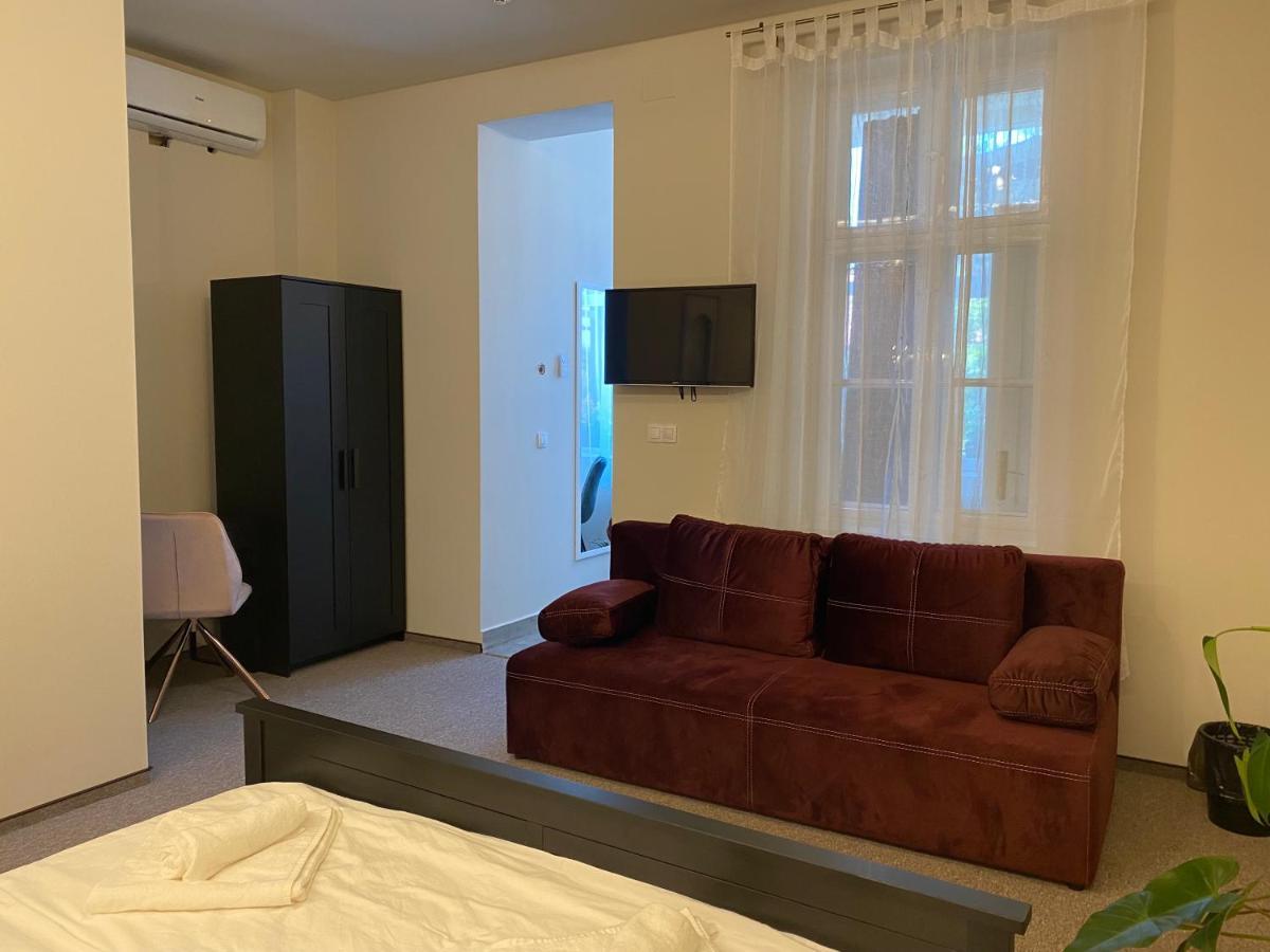 Boutique Rooms With Parking 拉迪亚 外观 照片