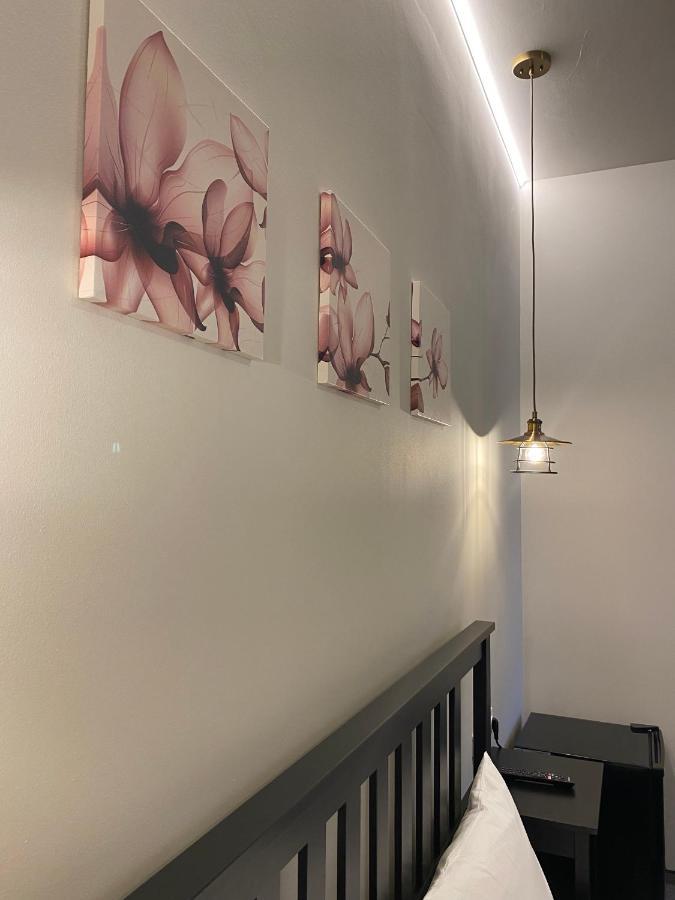 Boutique Rooms With Parking 拉迪亚 外观 照片