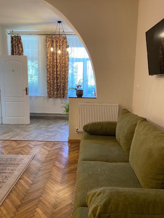 Boutique Rooms With Parking 拉迪亚 外观 照片