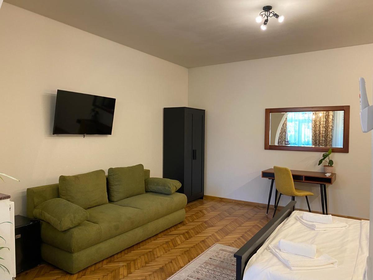 Boutique Rooms With Parking 拉迪亚 外观 照片